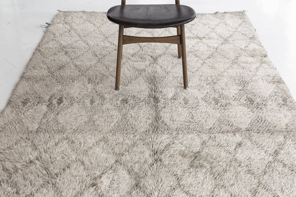 Vintage Moroccan Beni Ourain Tribe Rug - handwoven in Morocco - close-up of weave texture and pile