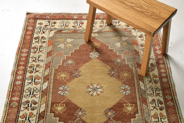 Vintage Turkish Anatolian Rug - hand-knotted in Turkey - detailed border and fringe [#88]