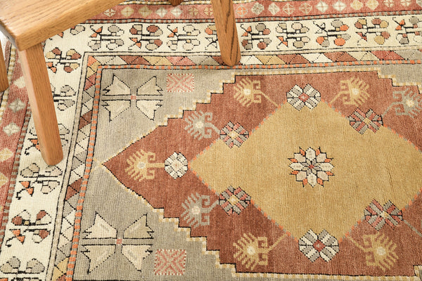 Vintage Turkish Anatolian Rug - hand-knotted in Turkey - close-up of weave texture and pile [#88]