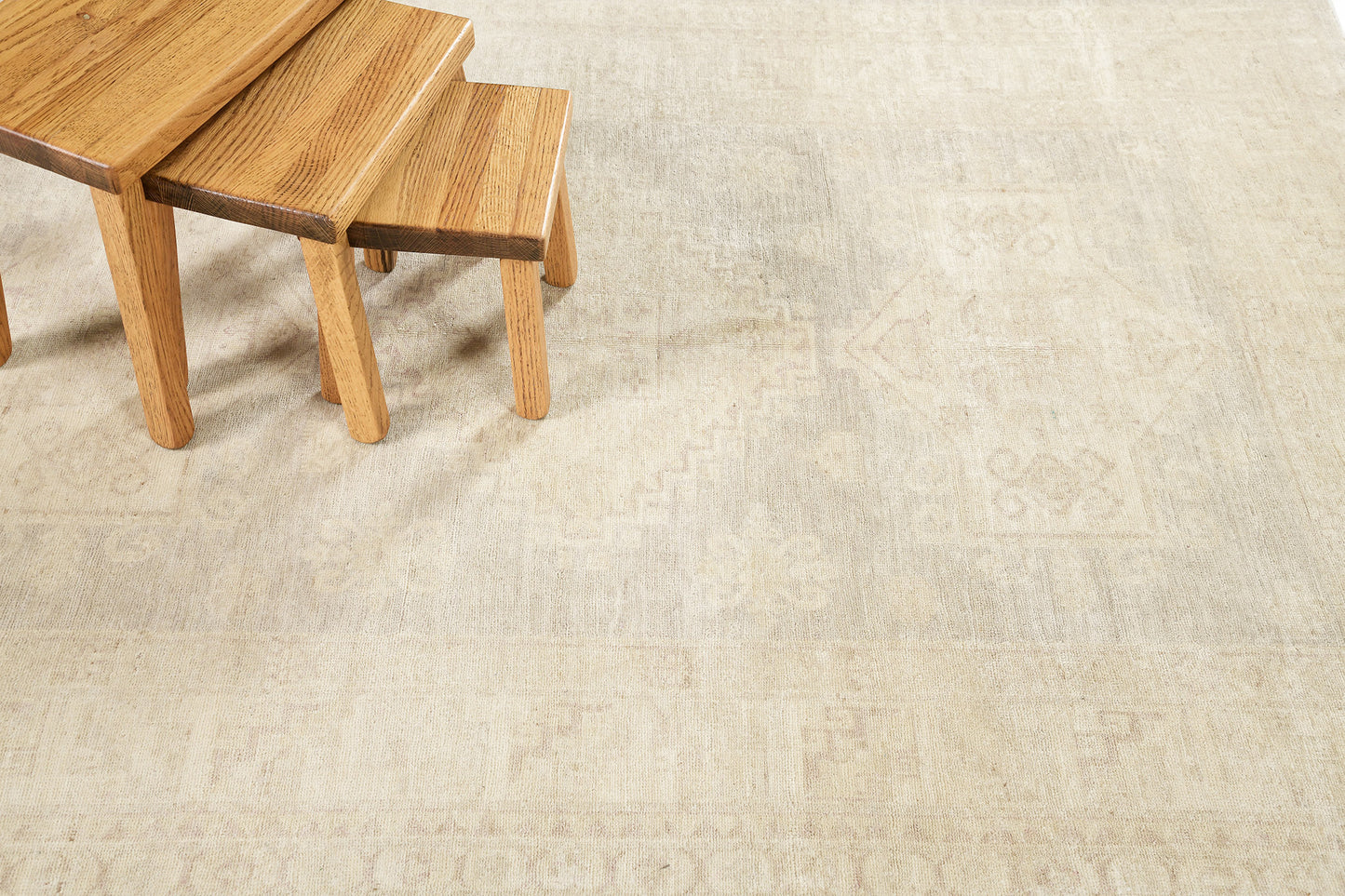 Vintage Style Rapture Collection Sultanabad Design Rug