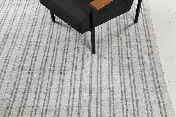 Turkish Tisse Kilim Flat Weave Rug - flat-weave kilim, hand-knotted in Turkey - close-up of weave texture and pile [#39]