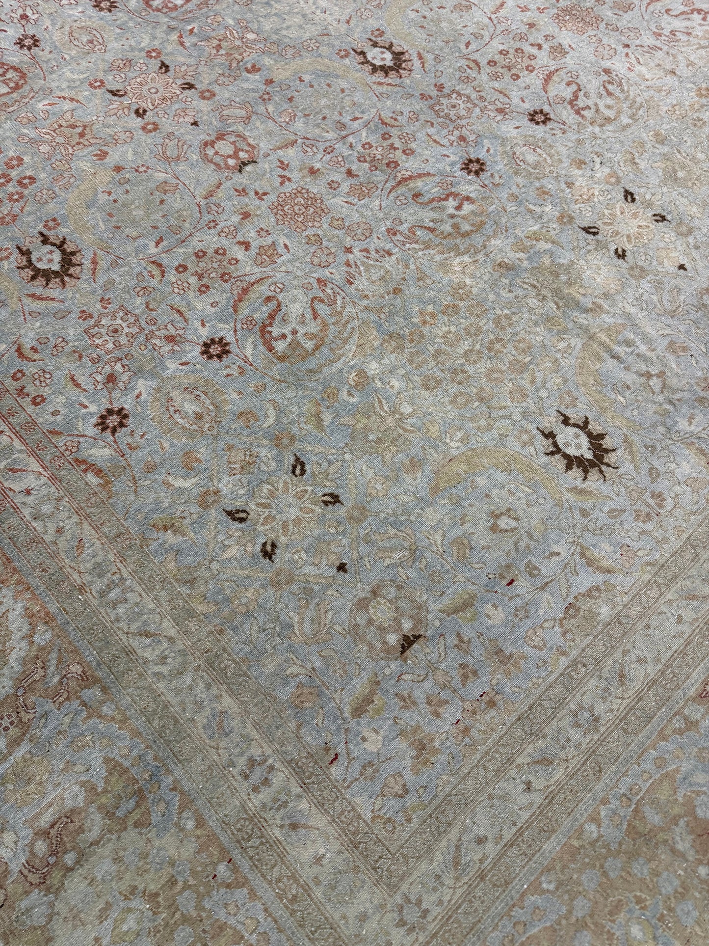 Antique Persian Tabriz Rug 26680
