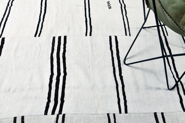Vintage Turkish Duz Kilim - flat-weave kilim, hand-knotted in Turkey - overhead flat lay view [#4]