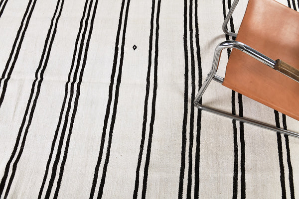 Vintage Turkish Duz Kilim - flat-weave kilim, hand-knotted in Turkey - styled in room setting [#1]