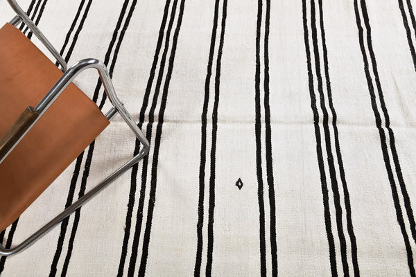 Vintage Turkish Duz Kilim - flat-weave kilim, hand-knotted in Turkey - close-up of weave texture and pile [#1]