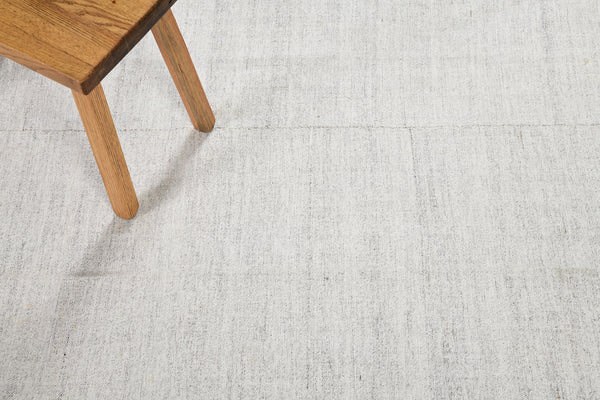 Turkish Tisse Kilim Flat Weave Rug - flat-weave kilim, hand-knotted in Turkey - close-up of weave texture and pile [#1]