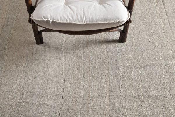 Turkish Kilim Flat Weave - flat-weave kilim, hand-knotted in Turkey - detailed border and fringe