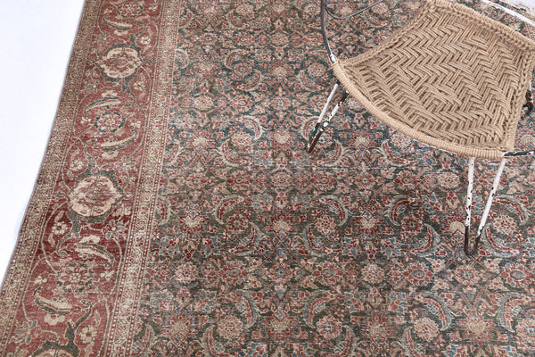 Antique Persian Tabriz 27207 - close-up of weave texture and pile