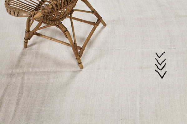 Vintage Turkish Hemp Kilim - flat-weave kilim, hand-knotted in Turkey - full length showing color variation [#2]