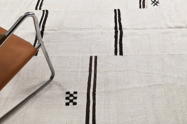 Vintage Turkish Hemp Kilim - flat-weave kilim, hand-knotted in Turkey - overhead flat lay view [#4]
