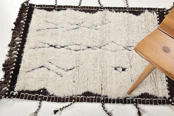 Gilavar, Haute Bohemian, Ivory Brown - detailed border and fringe [#1]