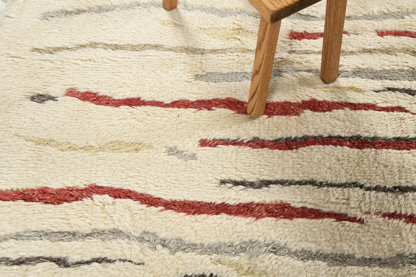 Modern Rug Echoes by Claudia Afshar Image9