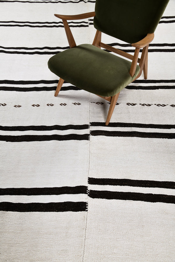 Vintage Anatolian Turkish Flat Weave Kilim - flat-weave kilim, hand-knotted in Turkey - styled in room setting [#5]