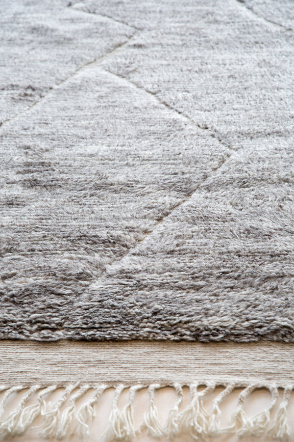 Modern Rug Image 8324 Morus, Atlas Collection