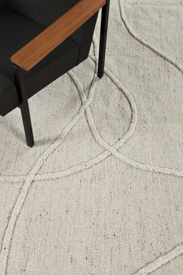 Modern Rug Image 5209 How to tie a knot by Liesel Plambeck