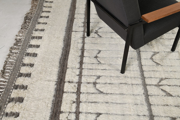 Modern Rug Image 11139 Taku, Haute Bohemian