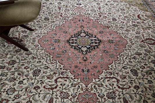 Persian Qum Silk 28463 - pure silk - close-up of weave texture and pile