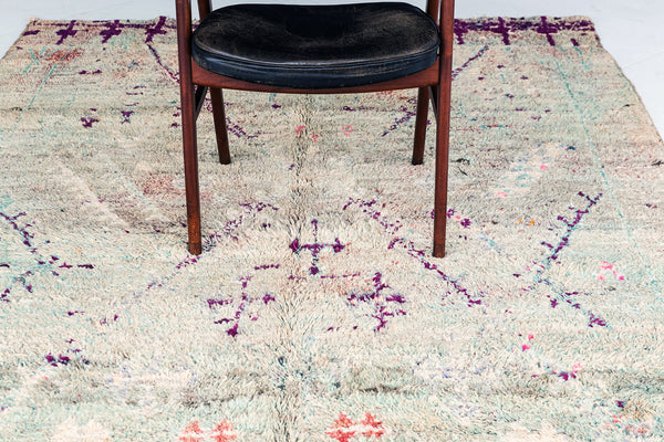 Vintage Moroccan High Atlas Tribe Rug - handwoven in Morocco - detailed border and fringe