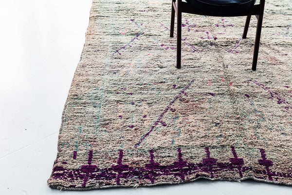 Vintage Moroccan High Atlas Tribe Rug - handwoven in Morocco - close-up of weave texture and pile