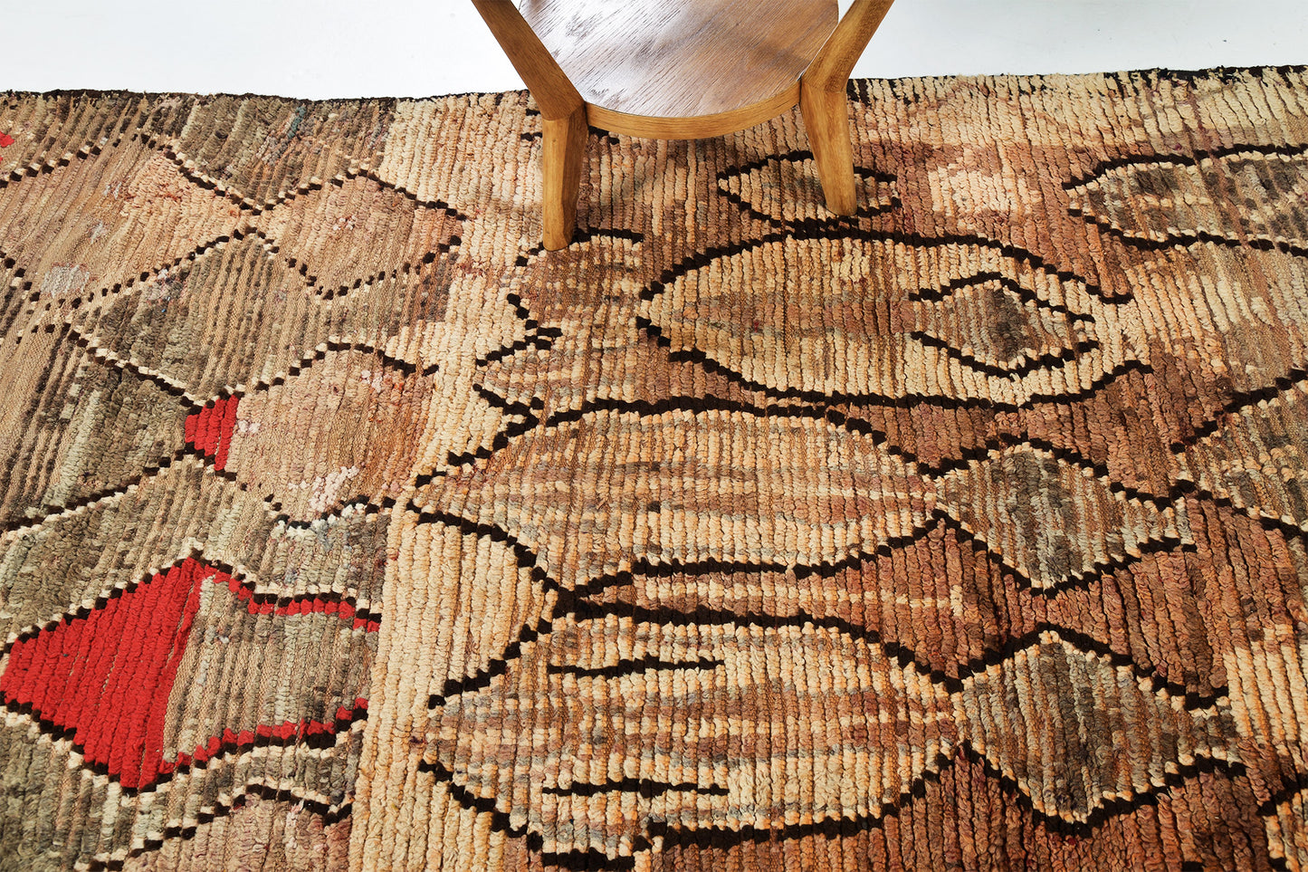 Vintage Moroccan Beni M'Guild Tribe Rug - handwoven in Morocco - detailed border and fringe