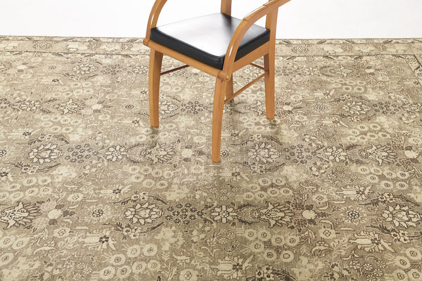 Antique Persian Tabriz 30441 - full length showing color variation