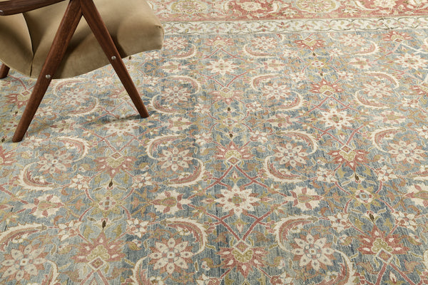 Antique Persian Bakhtiari 30788 - full length showing color variation