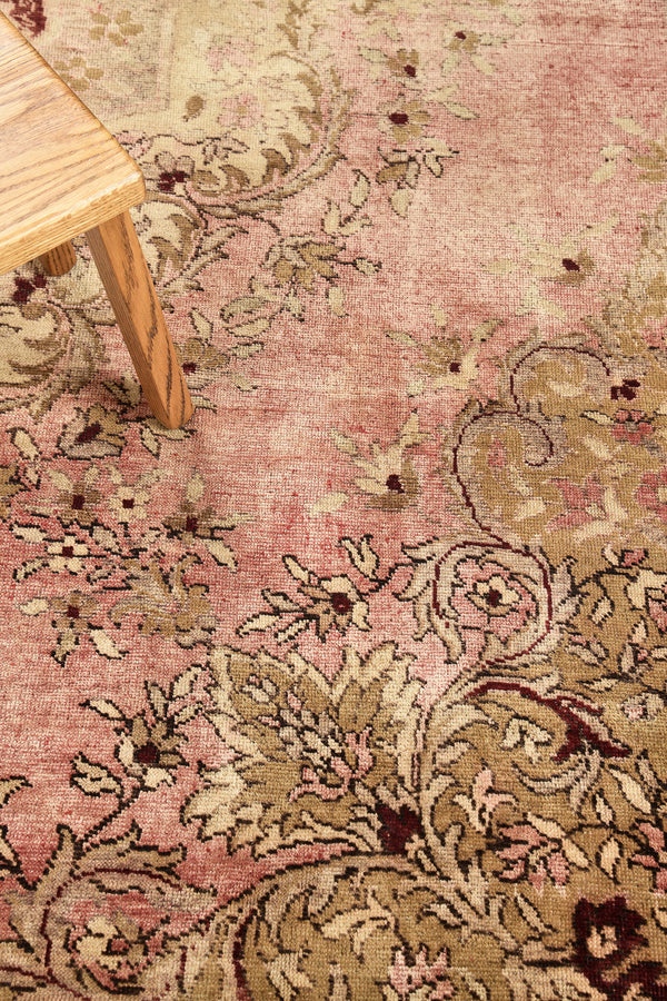 Vintage Turkish Anatolian - hand-knotted in Turkey - full length showing color variation [#21]