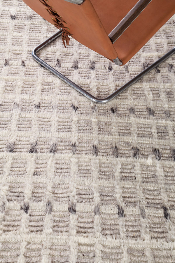 Modern Rug Image 892 Amihan, Sahara Collection