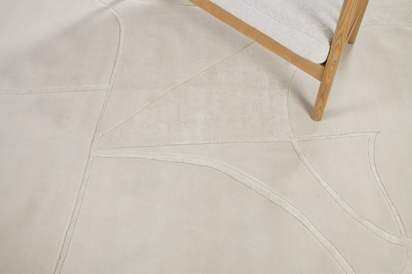 Modern Rug Image 2685 Contour by Claudia Afshar