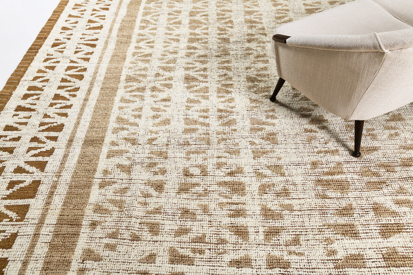 Modern Rug Image 5177 Hoopo, Nomad Collection