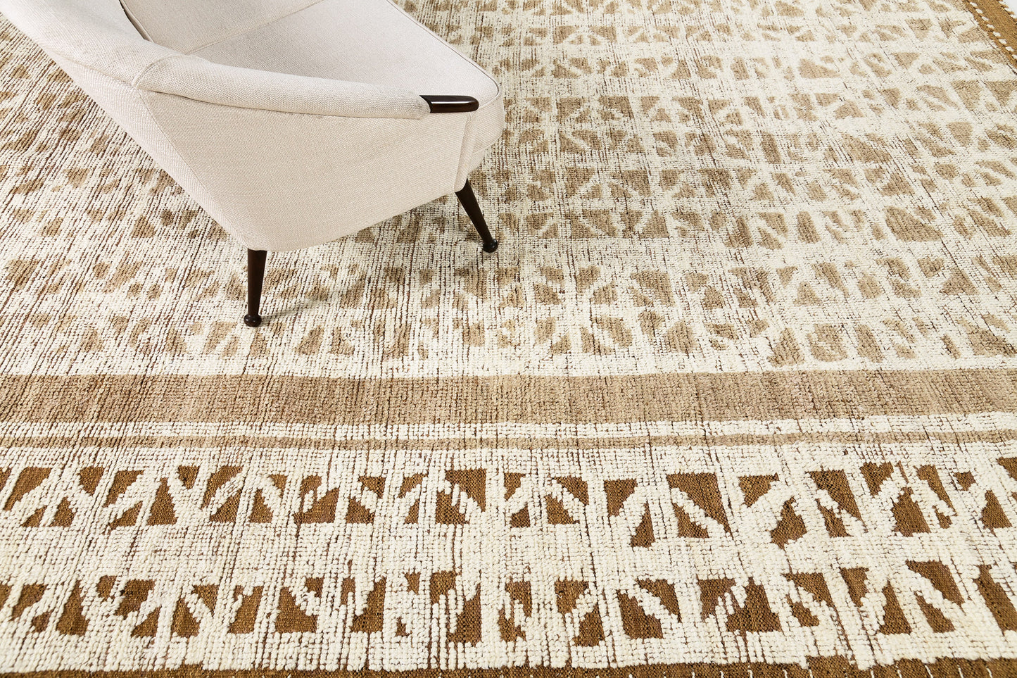 Modern Rug Image 5178 Hoopo, Nomad Collection