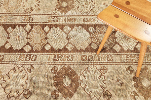 Vintage Turkish Kars - hand-knotted in Turkey - detailed border and fringe [#3]