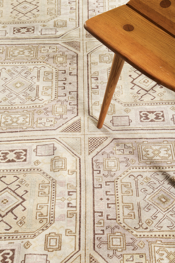 Vintage Turkish Sivas - hand-knotted in Turkey - full length showing color variation