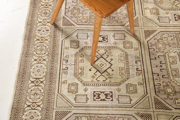 Vintage Turkish Sivas - hand-knotted in Turkey - close-up of weave texture and pile