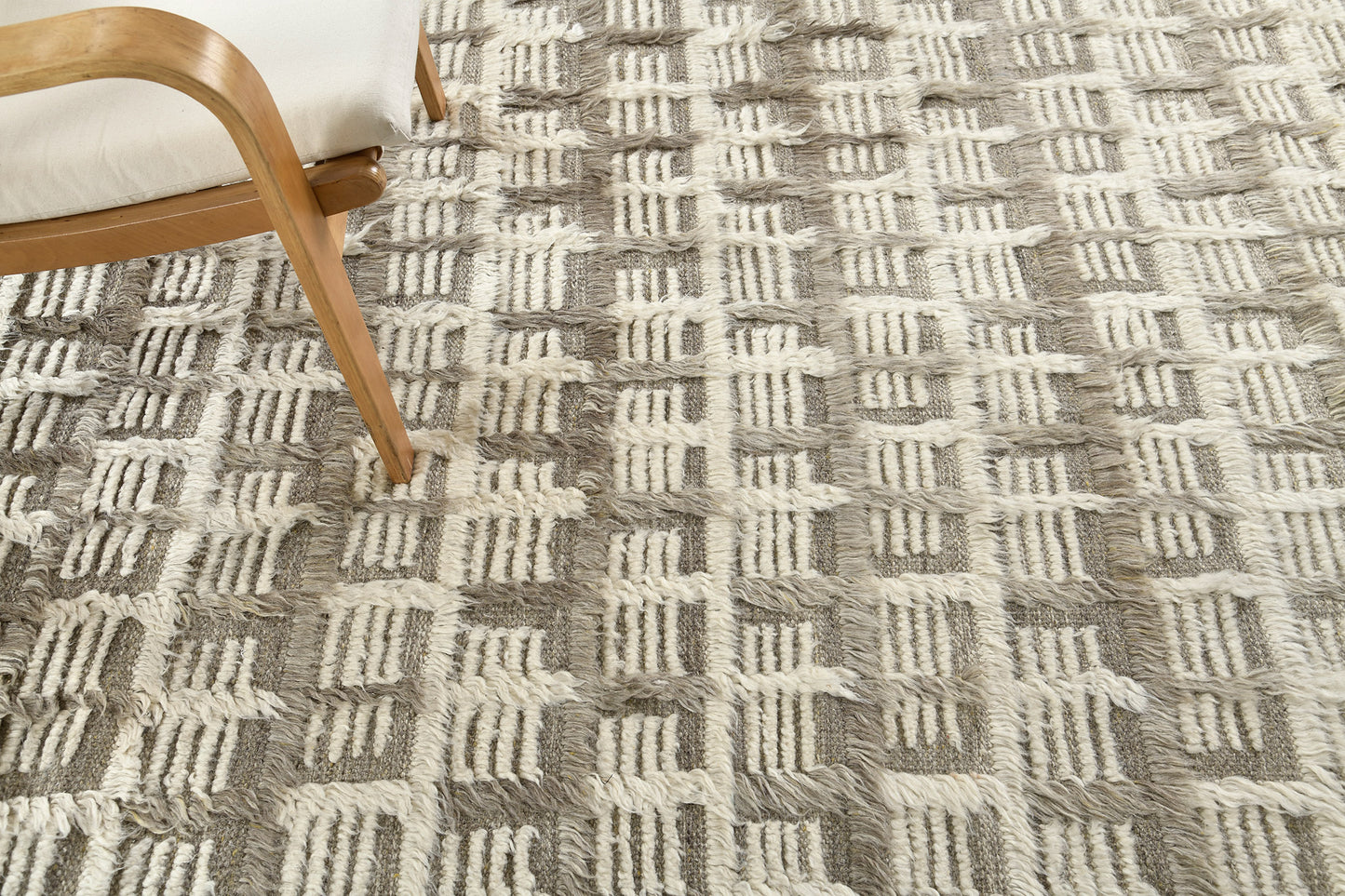 Modern Rug Image 5058 Hanin, Sahara Collection