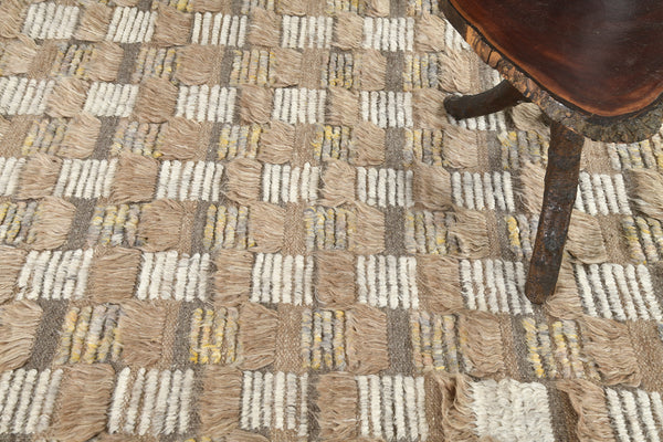 Modern Rug Image 3336 Amia, Sahara Collection