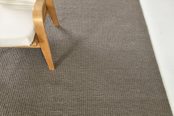 Sand Pebble Flatweave, Loam Collection, Fog - full length showing color variation