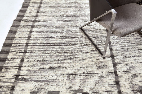Yedder Gallery Size, Nomad Collection, Ivory Gray - oversized gallery size - close-up of weave texture and pile