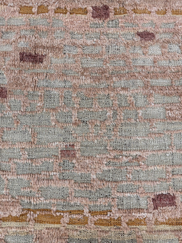 Alwib, Atlas Collection, Gray Rose - close-up of weave texture and pile