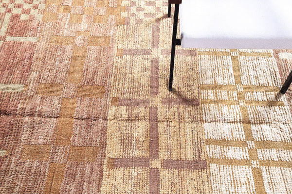 Shatranja, Kust Collection, Multi Rose - styled in room setting [#1]