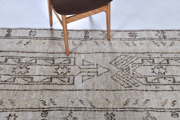 Sarandaze Runner, Domicile Collection - narrow runner - close-up of weave texture and pile [#3]