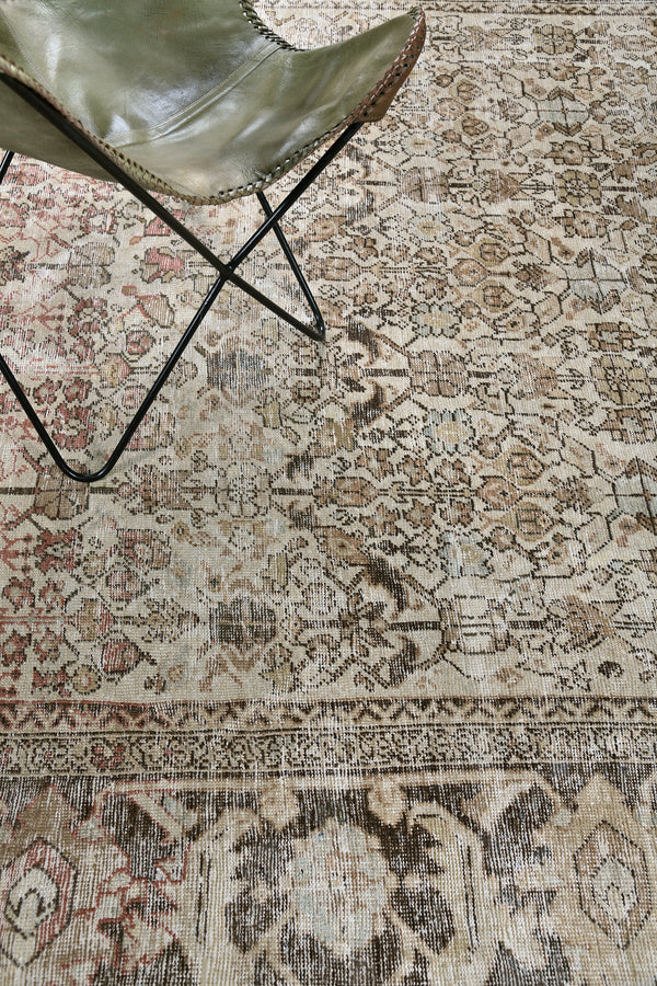 Antique Persian Sultanabad - overhead flat lay view [#4]