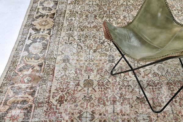 Antique Persian Sultanabad - close-up of weave texture and pile [#4]