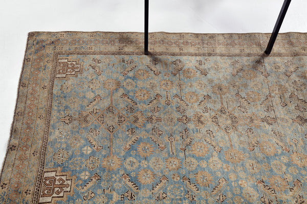 Antique Persian Ghashgaei - close-up of weave texture and pile