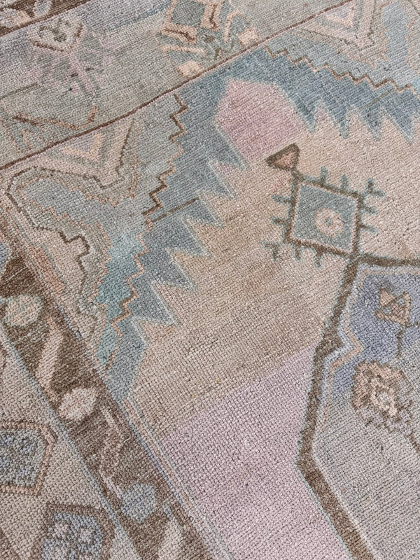 Vintage Turkish Kars - hand-knotted in Turkey - detailed border and fringe [#4]