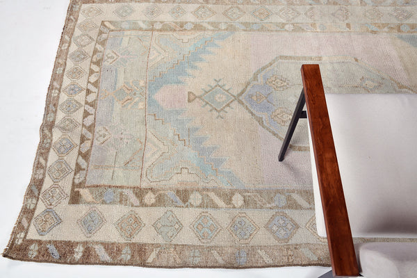 Vintage Turkish Kars - hand-knotted in Turkey - close-up of weave texture and pile [#4]