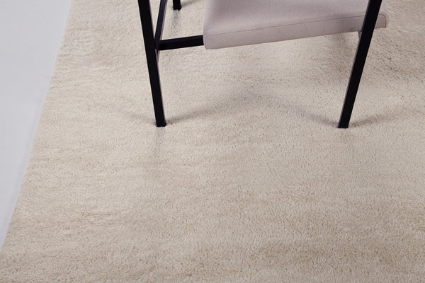 Semi Shaggy Silt, Loam Collection, Ivory - detailed border and fringe