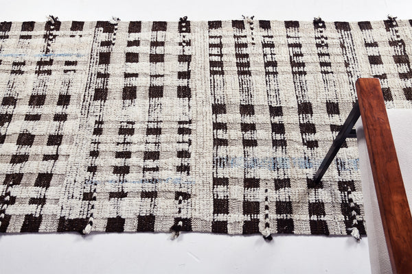 Bacatta Runner, Atlas Collection, Seasons - narrow runner - close-up of weave texture and pile [#1]