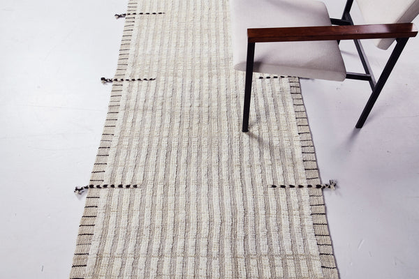Fohn Runner, Haute Bohemian, Ivory - narrow runner - detailed border and fringe [#2]