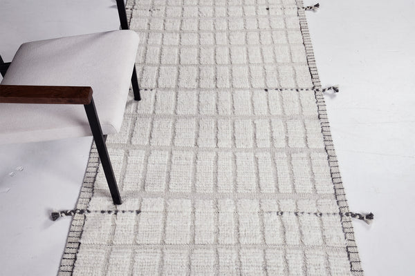 Hoeshk Runner, Haute Bohemian, Ivory - narrow runner - detailed border and fringe [#2]